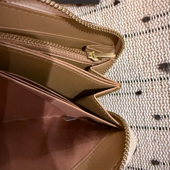 Coach Cream Calf Leather Floral Zip Accordion Wallet - Picture 14 of 15